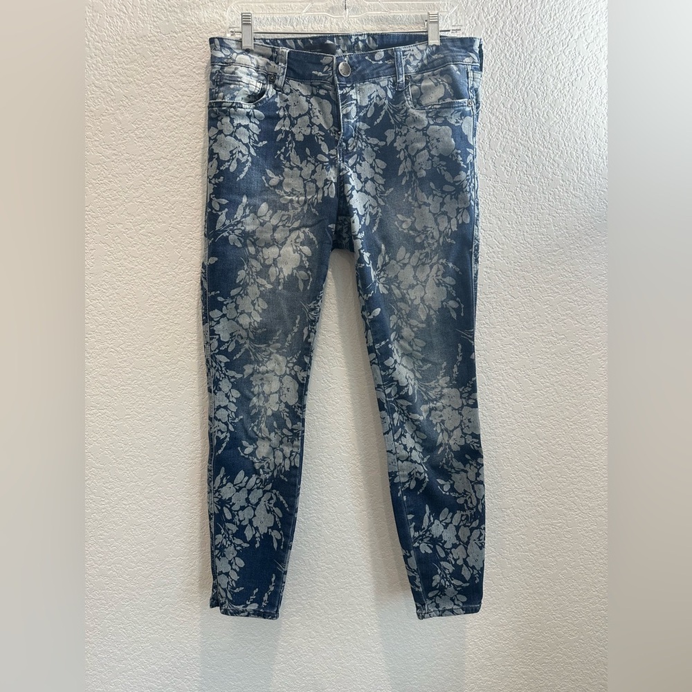 Kut from the Kloth Blue and White Floral Skinny Jeans